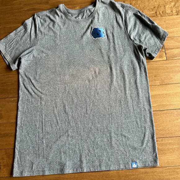 Men’s XL University of North Carolina The Nike Tee. - Picture 2 of 8
